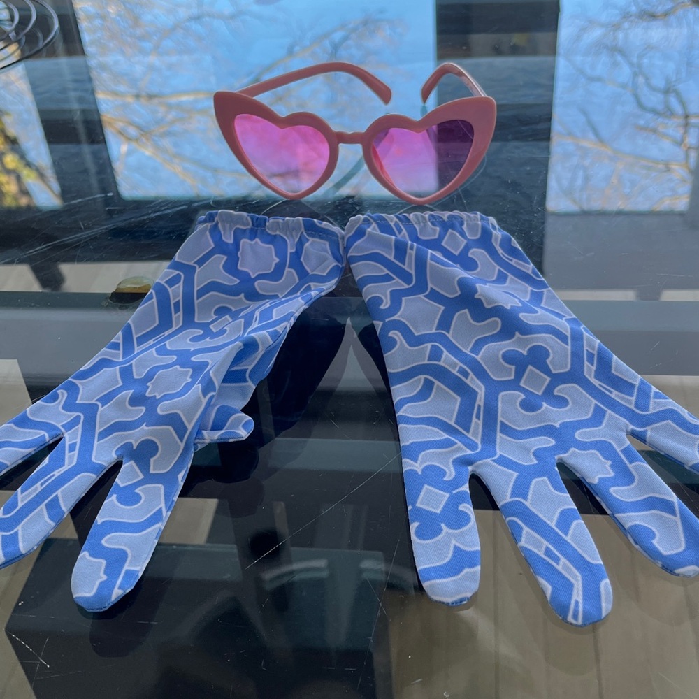 Gretchen Scott Designs Blue Patterned Gloves